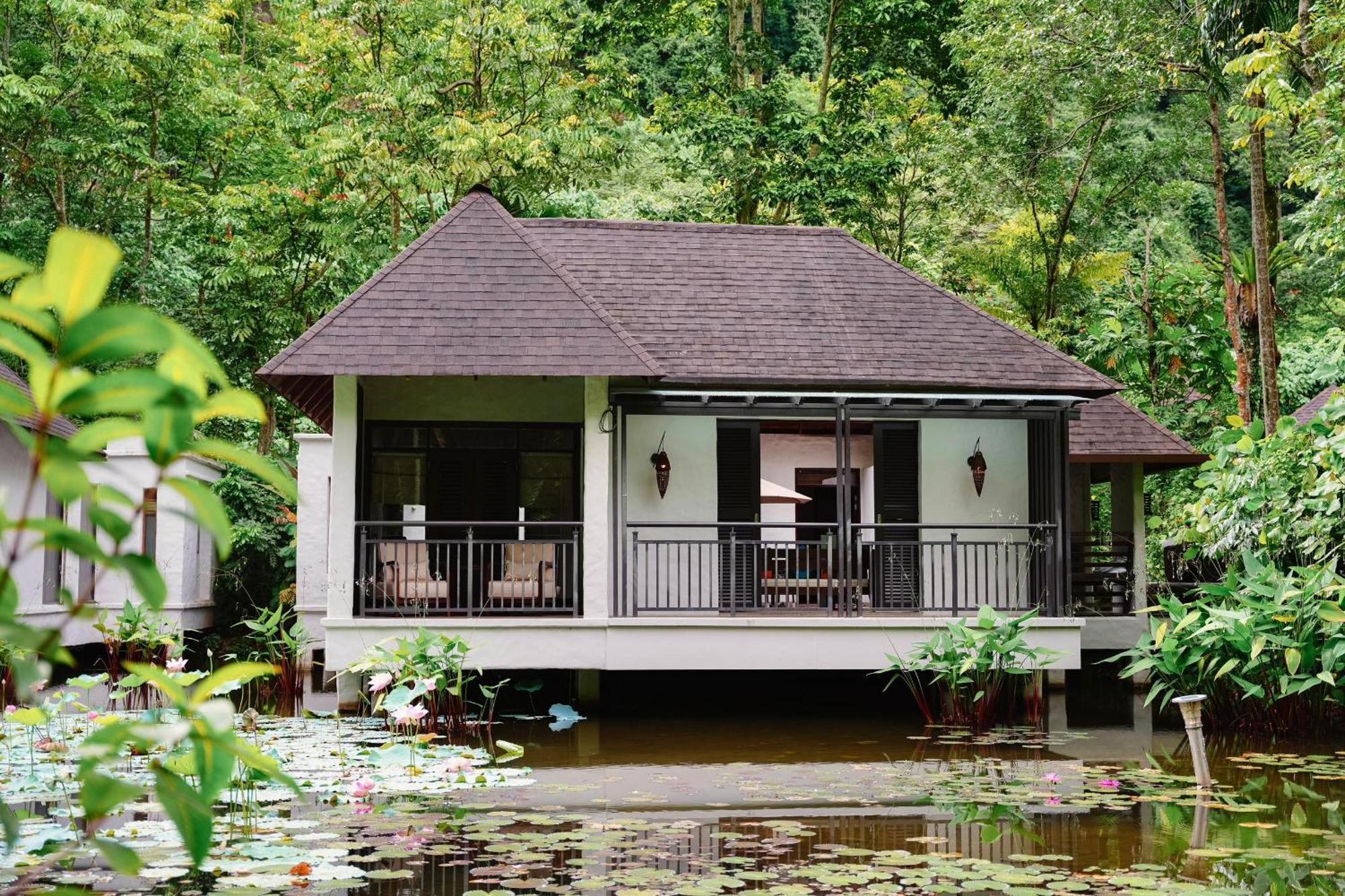 怡保 万雅岚温泉度假村酒店 外观 照片 A villa at the resort