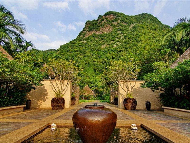 怡保 万雅岚温泉度假村酒店 外观 照片 The resort's entrance